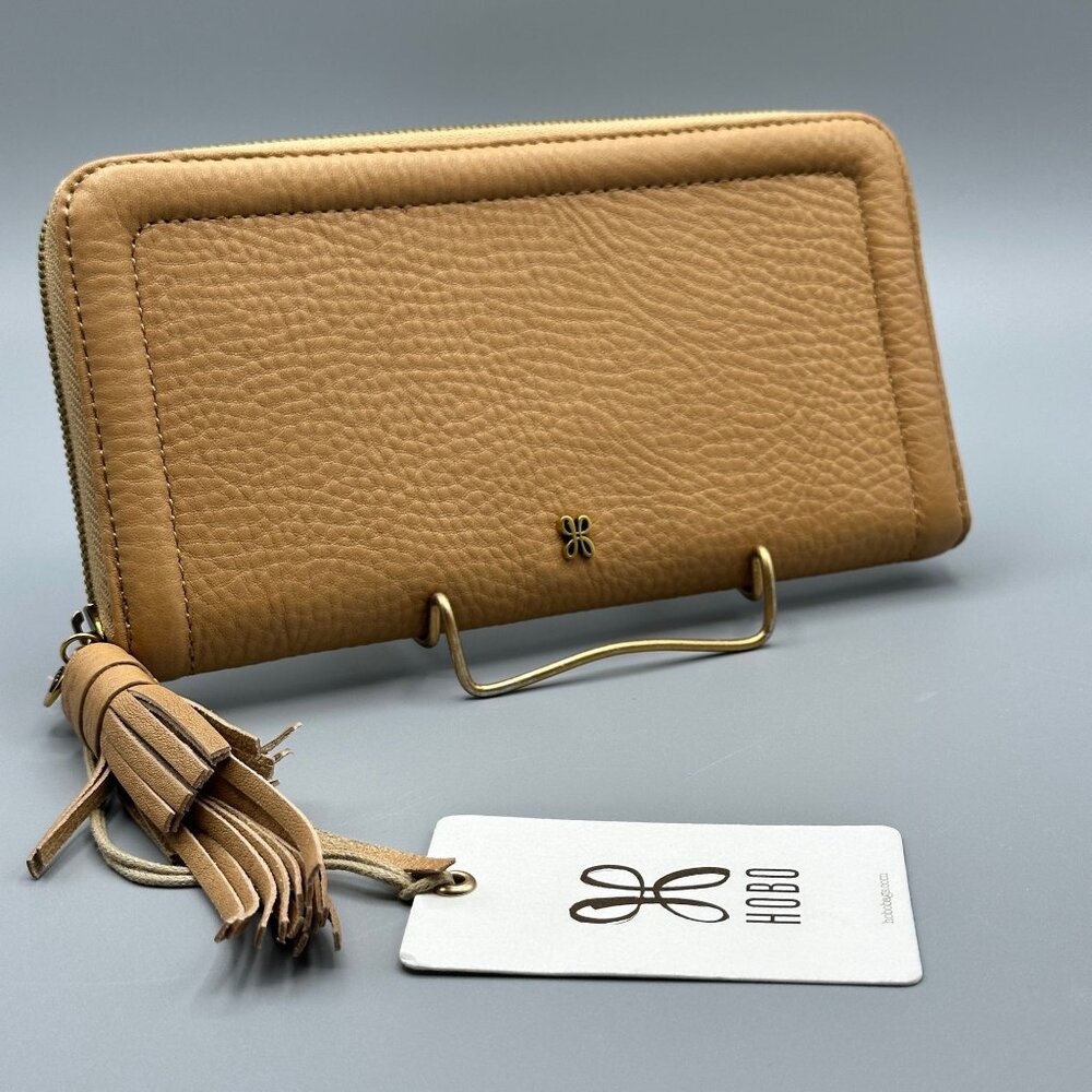 HOBO Nila Large Zip Around Continental Wallet Sandstone Pebbled Leather *READ*